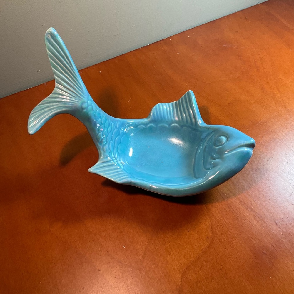 California Original Iridescent Blue Ceramic Fish Soap/Candy/Trinket Accent Dish